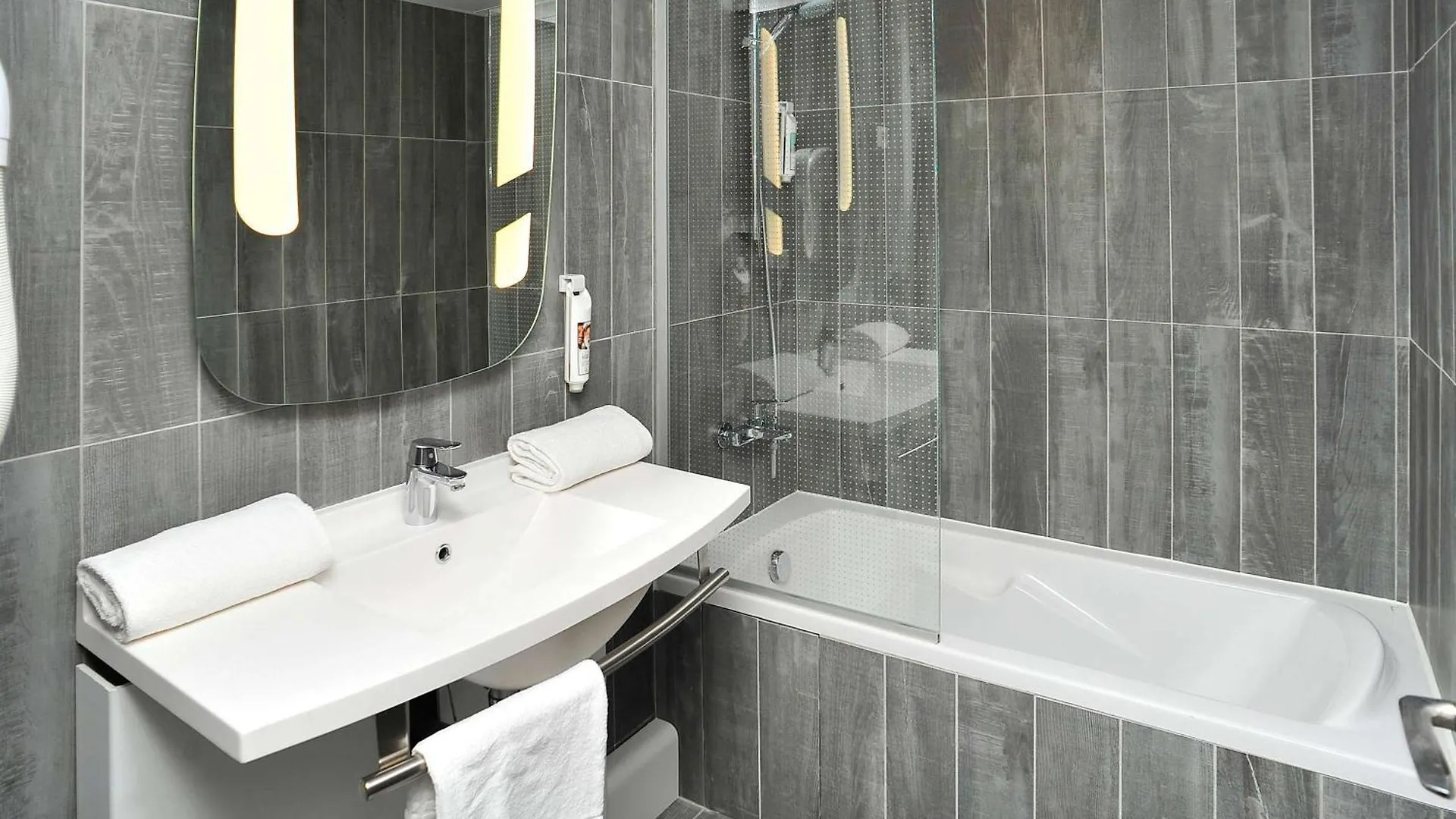 Ibis Lyon Centre Otel 3*,